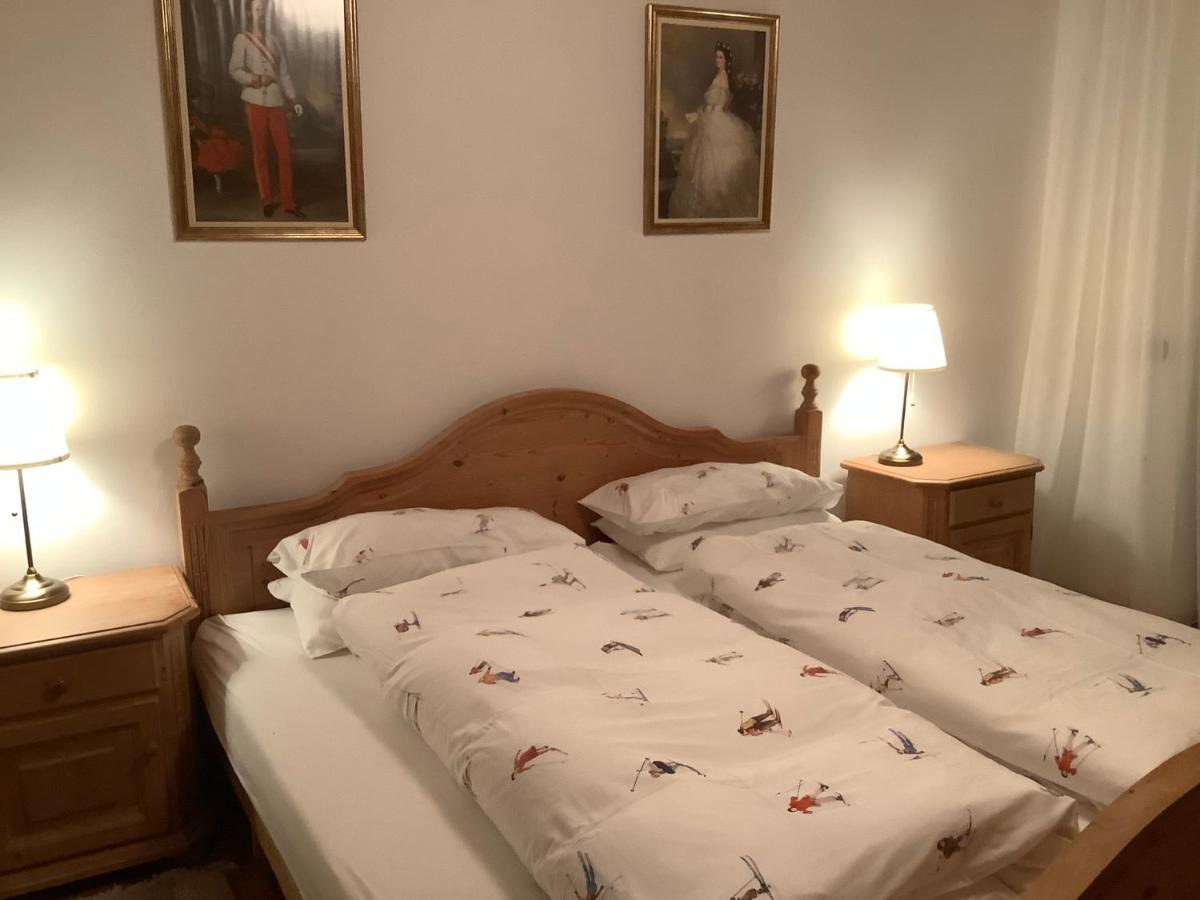 Cosy Apartment Bad Ischl In Quiet Residential Area - Newly Renovated Exterior foto